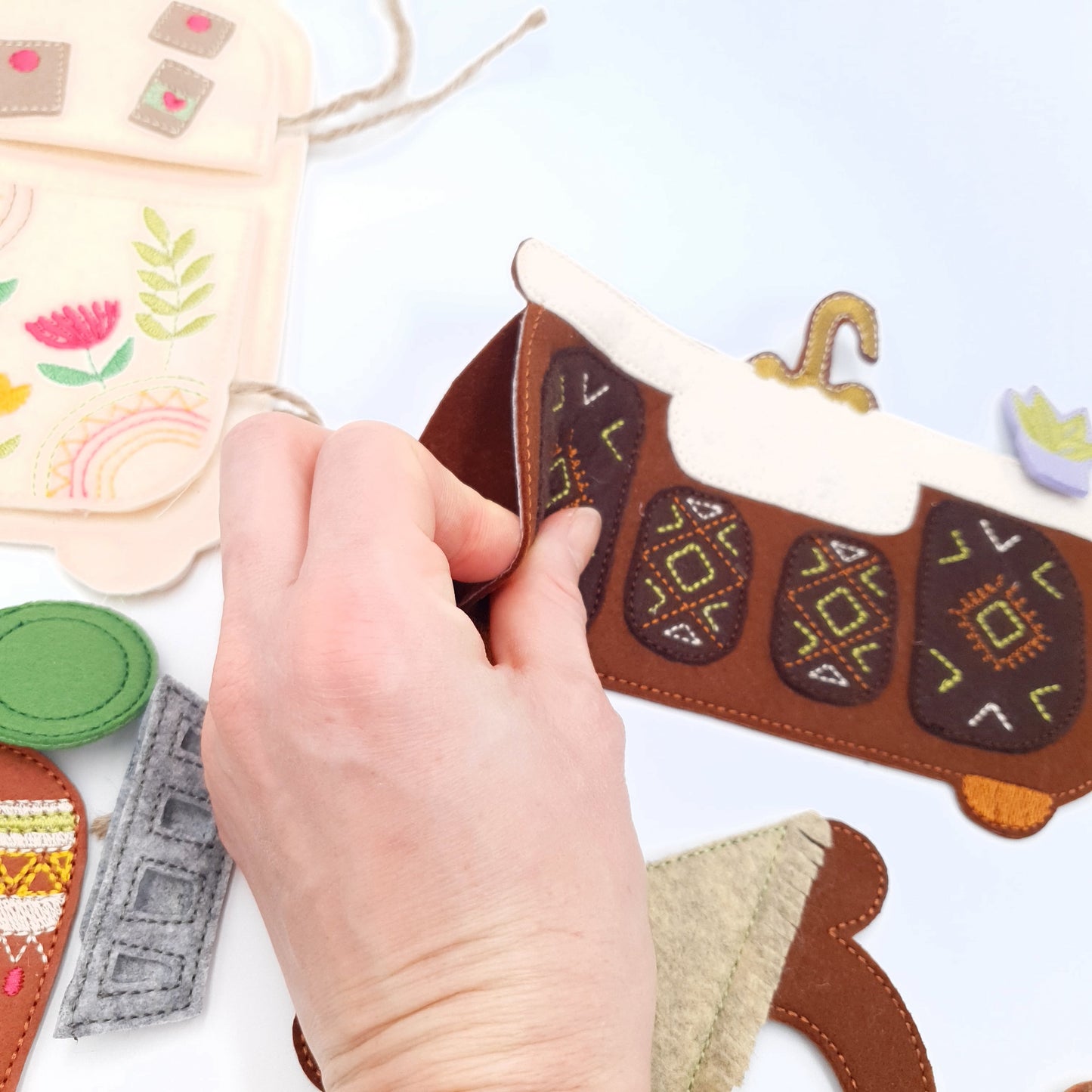 Boho Kitchen Dollhouse Furniture ITH Machine Embroidery Design Set Felt Fridge Stove Sink Table and Chairs for 5x7 Hoop Quiet Book Toy