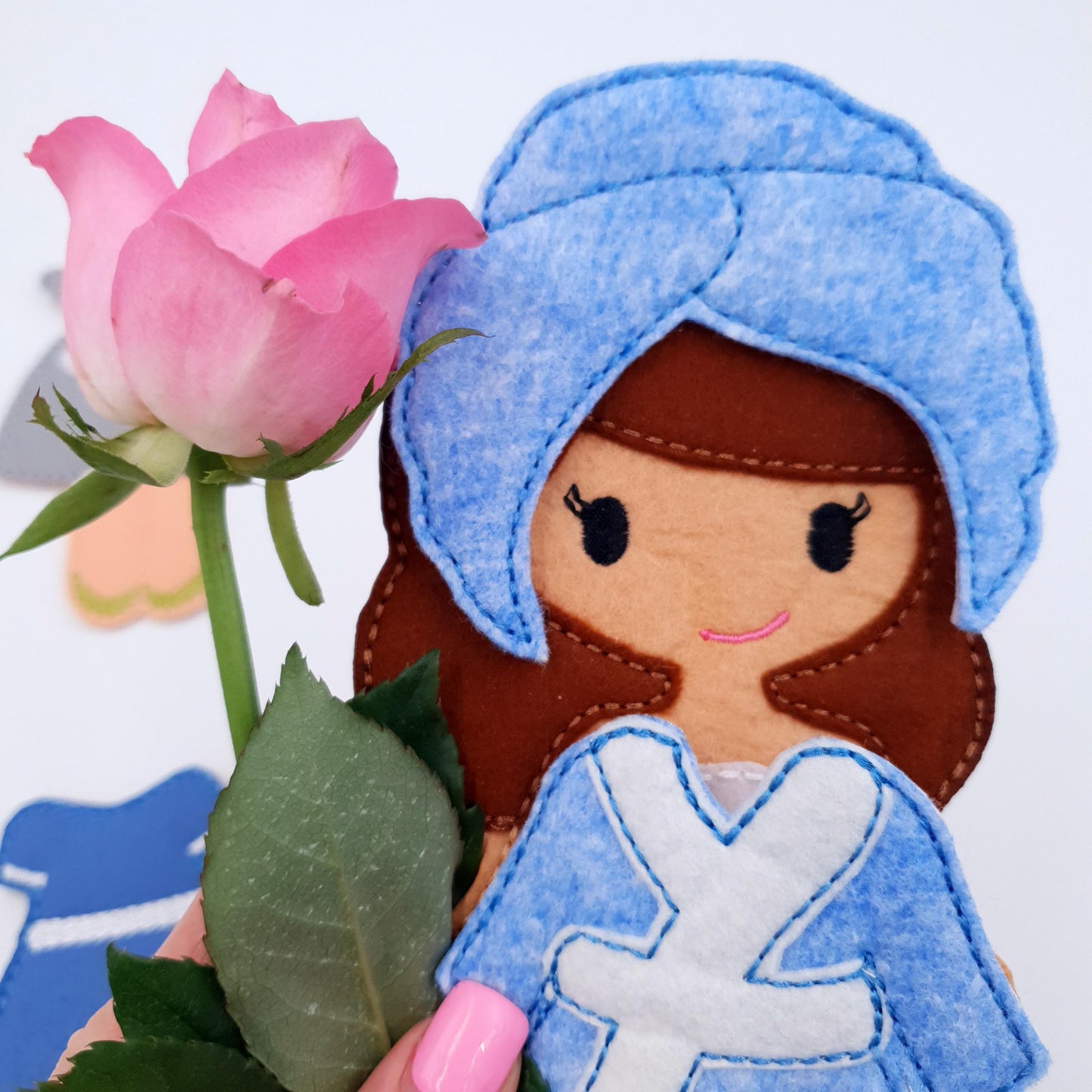 Felt Doll & 4 Outfits ITH Embroidery Design Doll Wardrobe Bundle Digital Download